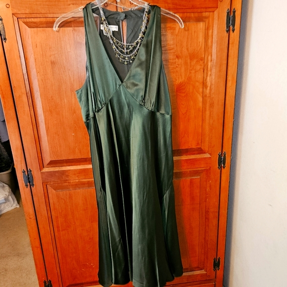 Maggy London,  green silk halter dress - Picture 1 of 6